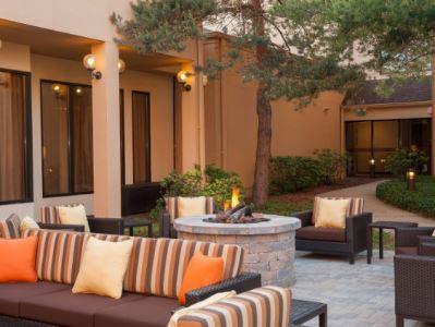 Courtyard Chicago Glenview/northbrook 3*